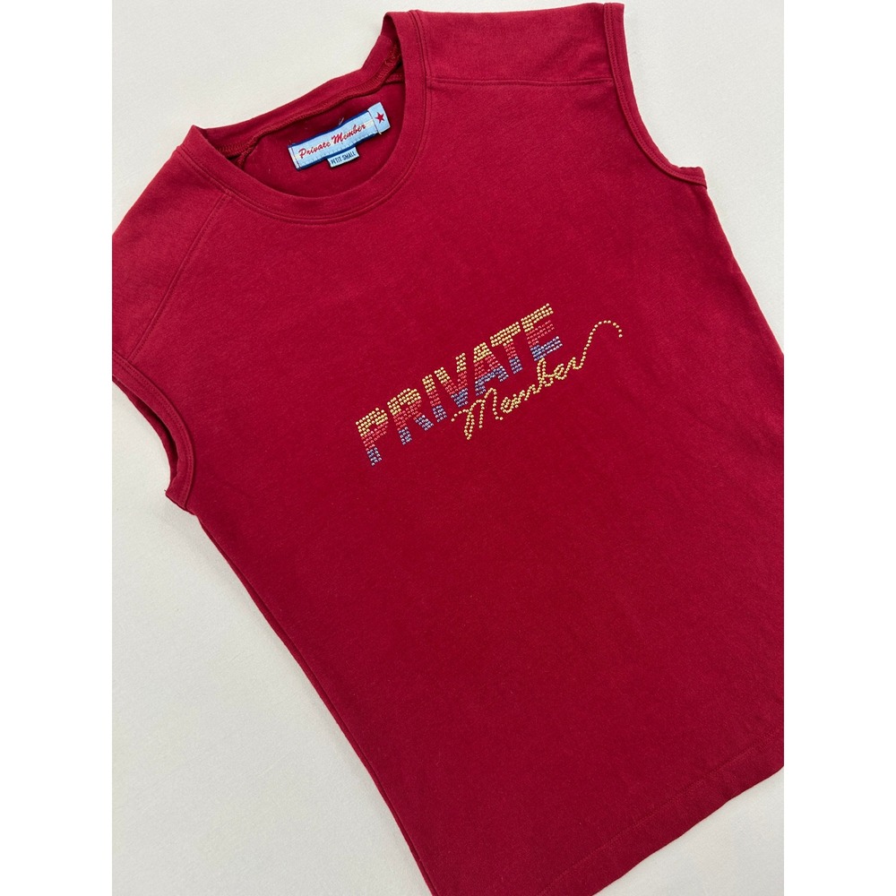 Private Member Burgundy Rhinestone Graphic Sleeveless Womens Tee Petit Small